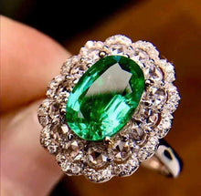 Load image into Gallery viewer, 1.61ct Vivid Green Emerald