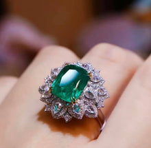 Load image into Gallery viewer, 5.5ct Vivid Green Emerald! (11.4*9.4)