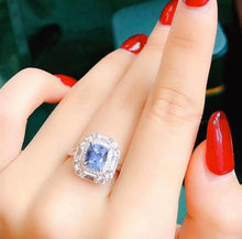 Load image into Gallery viewer, 1.7ct Cornflower Blue Sapphire