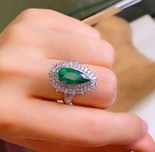 Load image into Gallery viewer, 3.17ct Vivid Green Emerald