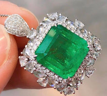 Load image into Gallery viewer, 8.8ct Vivid Green Emerald