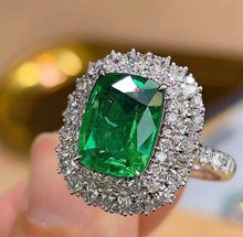 Load image into Gallery viewer, 3ct Vivid Green Emerald