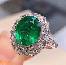 Load image into Gallery viewer, 4.64ct Verdant Green Emerald, Insignificant Oil, VIBRANT Brilliance