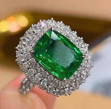 Load image into Gallery viewer, 3ct Vivid Green Emerald
