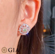 Load image into Gallery viewer, 0.5/0.53ct Light Green Yellow Diamond