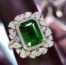 Load image into Gallery viewer, 2.27ct Vivid Green Emerald