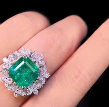 Load image into Gallery viewer, 6.24ct Intense Green Emerald