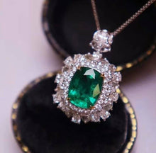 Load image into Gallery viewer, 2.136ct Vivid Green Emerald