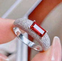 Load image into Gallery viewer, 0.7ct Unheated Pigeon Blood Ruby