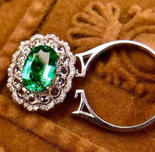 Load image into Gallery viewer, 1.61ct Vivid Green Emerald