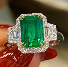 Load image into Gallery viewer, 2.15ct Vivid Green Emerald, INSIGNIFICANT OIL