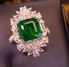 Load image into Gallery viewer, 3.7ct Vivid Green Emerald