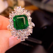 Load image into Gallery viewer, 3.7ct Vivid Green Emerald