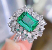 Load image into Gallery viewer, 2.6ct Vivid Green Emerald