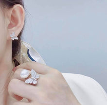 Load image into Gallery viewer, 10-11mm South Sea Pearls (Earring), 11-12mm South Sea Pearls (Ring) | FULL ROUND, FLAWLESS, EXCELLENT LUSTER