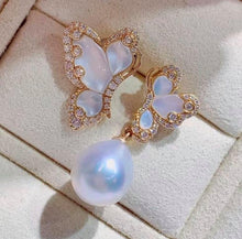 Load image into Gallery viewer, 9-10mm Aurora Australian White South Sea Pearl, Teardrop shape, insignificant flaw!