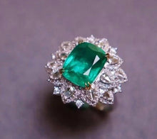 Load image into Gallery viewer, 5.5ct Vivid Green Emerald! (11.4*9.4)