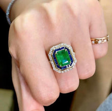 Load image into Gallery viewer, 2.2ct Vivid Green Emerald