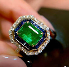 Load image into Gallery viewer, 2.2ct Vivid Green Emerald