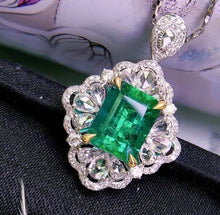 Load image into Gallery viewer, 3.6ct GLASSY Vivid Green Emerald