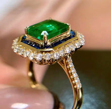 Load image into Gallery viewer, 2.2ct Vivid Green Emerald