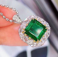 Load image into Gallery viewer, 3.74ct VERDANT Green Emerald