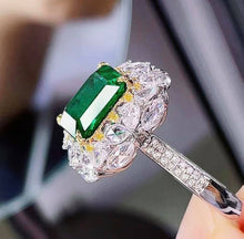 Load image into Gallery viewer, 3.74ct VERDANT Green Emerald