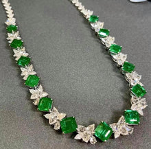 Load image into Gallery viewer, 18.7ct Verdant Green Emerald