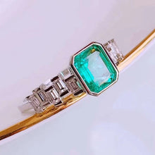 Load image into Gallery viewer, 0.9ct NO OIL Vivid Green Emerald