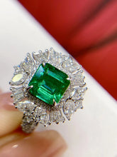 Load image into Gallery viewer, 1.8ct Vivid Green Emerald
