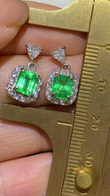 Load image into Gallery viewer, 1.78ct COLOMBIA Vivid Green Emerald Earring
