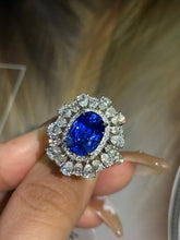 Load image into Gallery viewer, 4.58ct Unheated Cornflower Blue Sapphire
