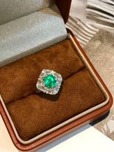 Load image into Gallery viewer, 1.05ct COLOMBIA Vivid Green Emerald
