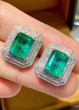 Load image into Gallery viewer, 5.3ct Vivid Green Emerald
