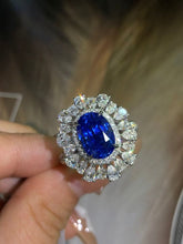 Load image into Gallery viewer, 4.58ct Unheated Cornflower Blue Sapphire
