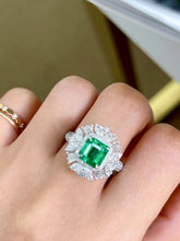 Load image into Gallery viewer, 1.8ct Vivid Green Emerald
