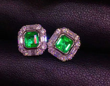 Load image into Gallery viewer, 1.35ct Vivid Green Emerald
