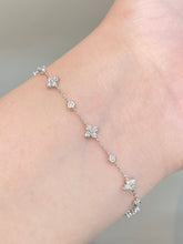 Load image into Gallery viewer, 0.9ct Diamond Bracelet
