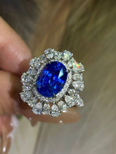 Load image into Gallery viewer, 4.58ct Unheated Cornflower Blue Sapphire
