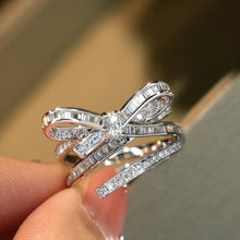 Load image into Gallery viewer, 0.8ct FG Ribbon Diamond Ring
