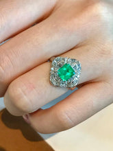 Load image into Gallery viewer, 1.05ct COLOMBIA Vivid Green Emerald
