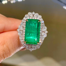 Load image into Gallery viewer, 6.5ct Vivid Green Emerald
