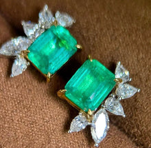 Load image into Gallery viewer, 3.47ct INSIGNIFICANT OIL Vivid Green Emeralds
