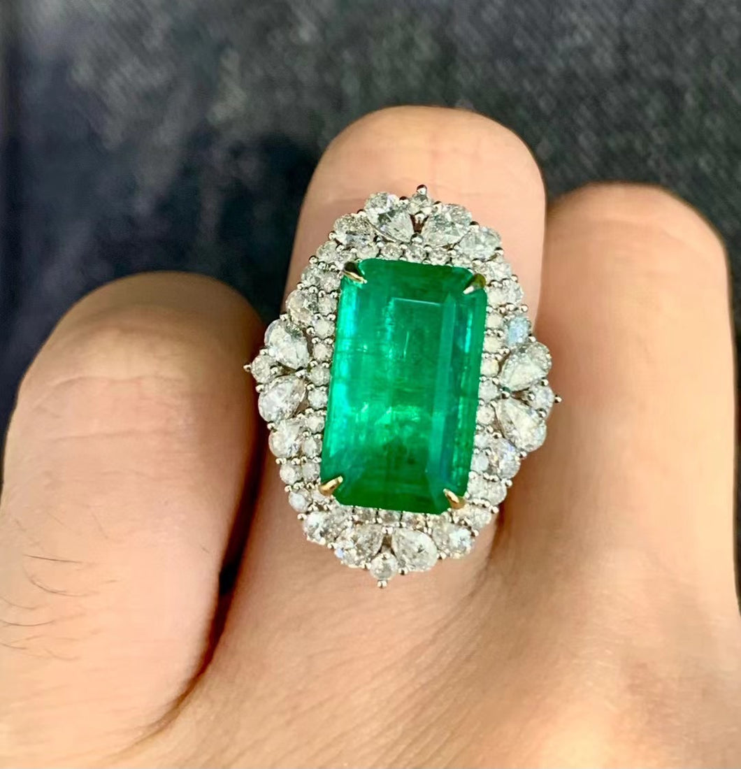 6.5ct Vivid Green Emerald