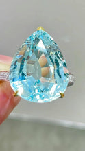 Load image into Gallery viewer, 11ct Blue Aquamarine
