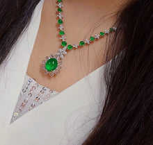 Load image into Gallery viewer, 5ct Vivid Green Emerald
