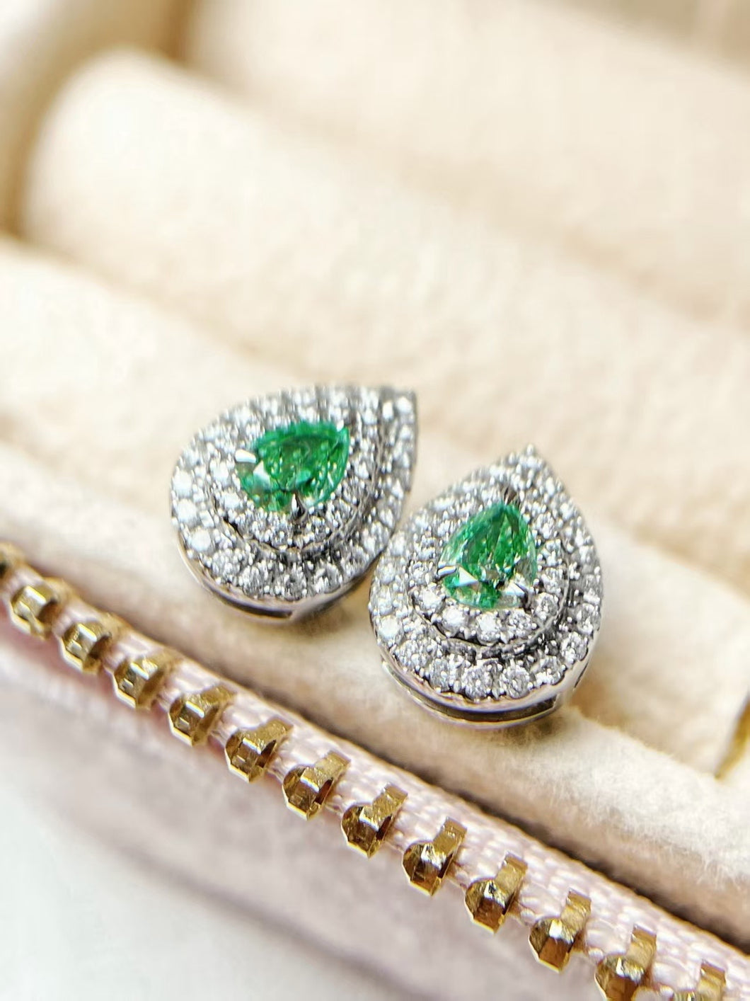 0.365ct Green Diamonds