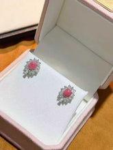 Load image into Gallery viewer, 2.64ct Conch Pearls
