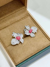 Load image into Gallery viewer, Conch Pearl Earring
