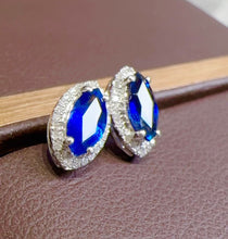 Load image into Gallery viewer, 0.9ct Royal Blue Sapphires
